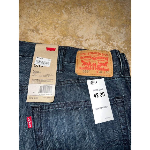 Levi’s 559 Jeans 42X30 NWT - Picture 2 of 2